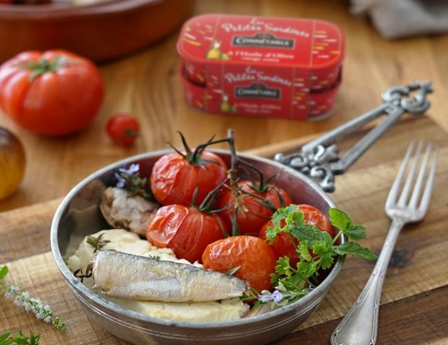 Tomates rôties à la feta et aux sardines